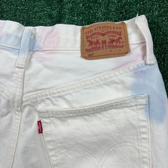 Levi's 501 White Cutoff Shorts Denim Jeans Button Fly 28x2.5" Pink Blue Dye - Picture 2 of 10
